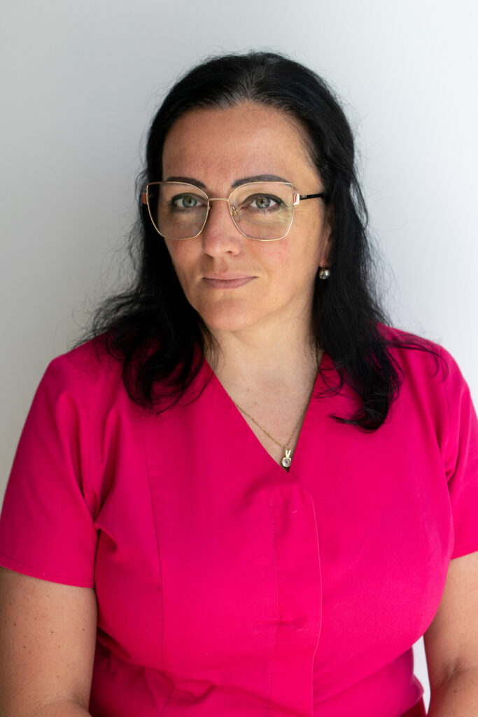 Anna Slašťanová, Asistentka recepcie